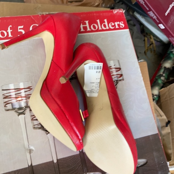 New red march fisher - Picture 2 of 2